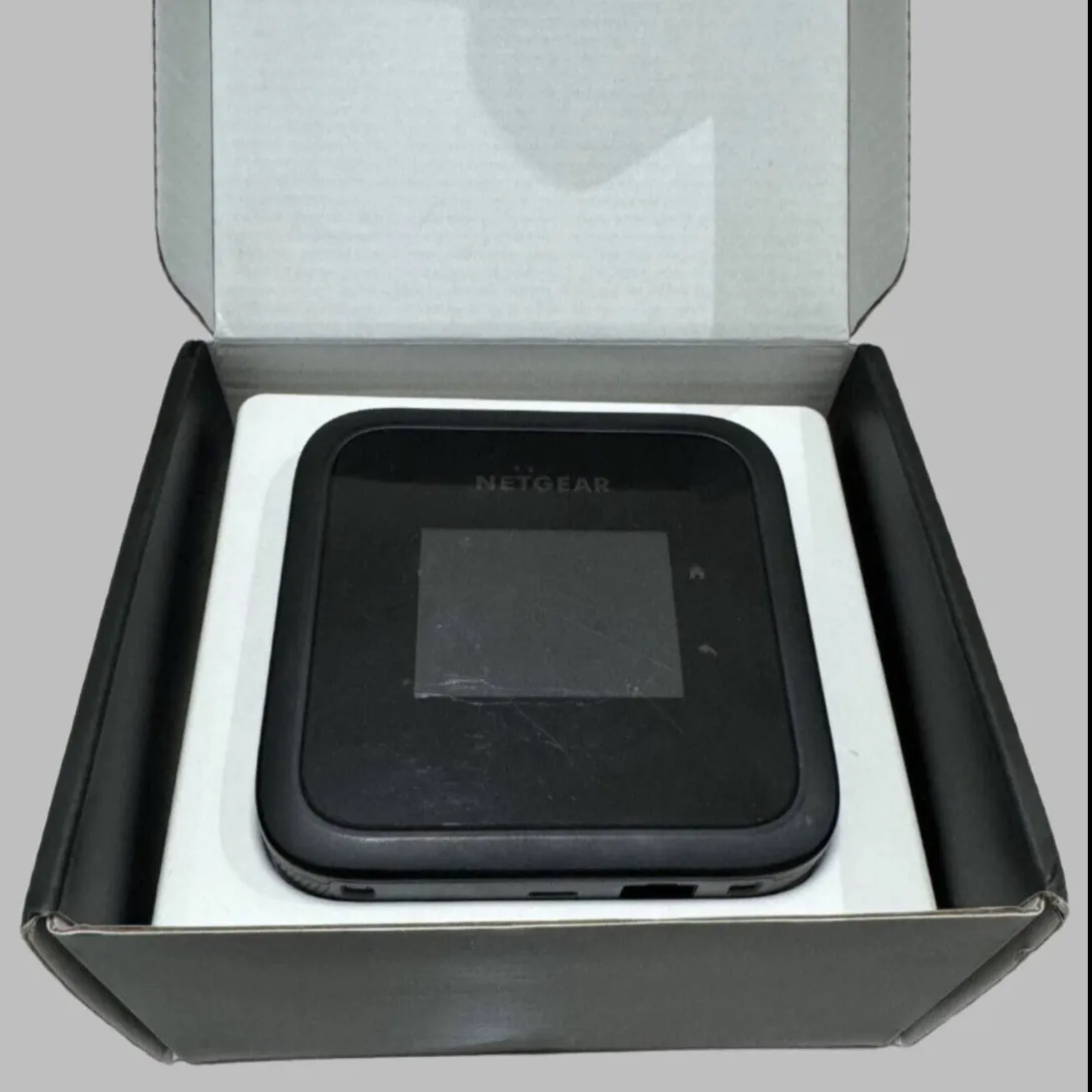 Netgear, Nighthawk M6, 5G, WiFi 6 Mobile Router. Unlocked. (MR6110) - New & Preloved